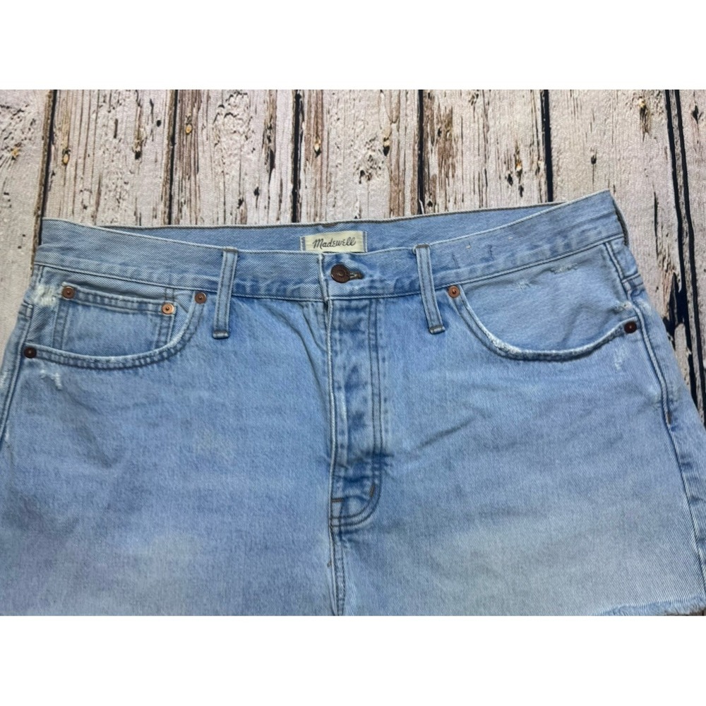 Madewell Relaxed Denim Shorts Cut Offs 100% Cotton Light Wash Button Front Sz 32 - Picture 2 of 9